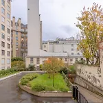 Victor Hugo Flat