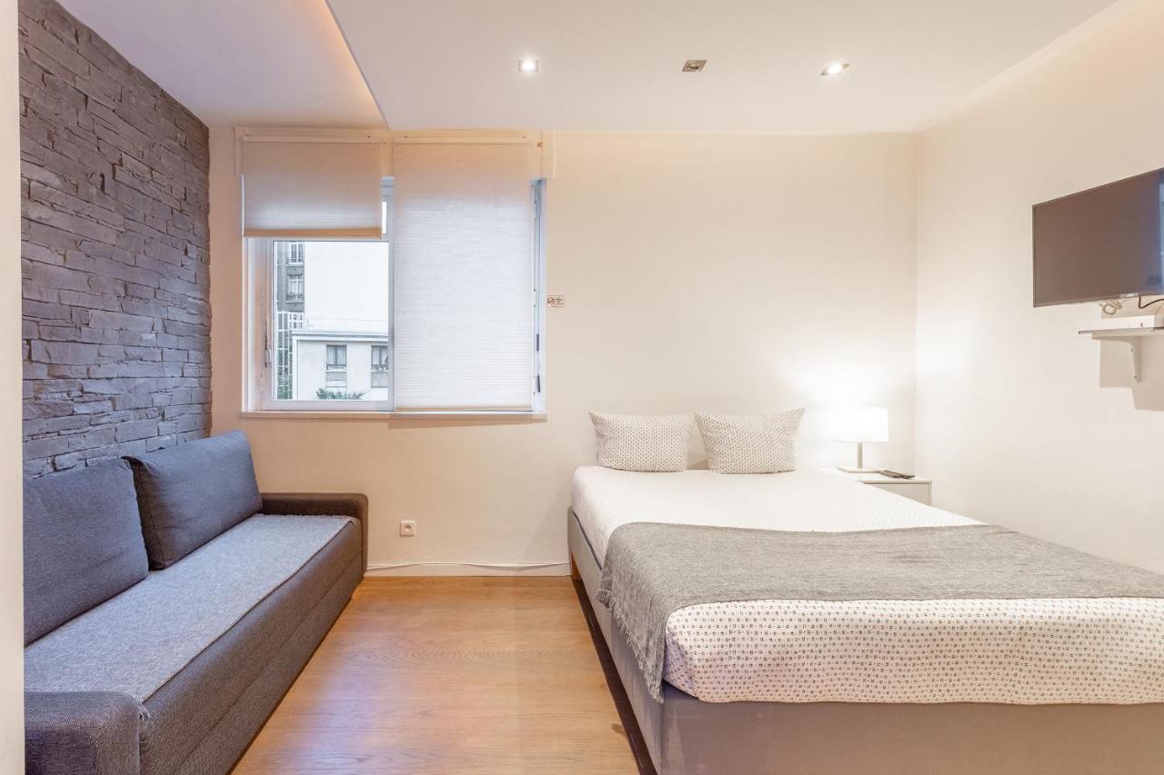 Victor Hugo Flat Parijs